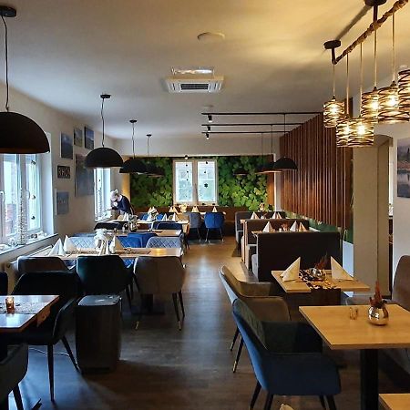 Rhoenblick Landhotel - Restaurant - Countrypub Petersberg  ภายนอก รูปภาพ