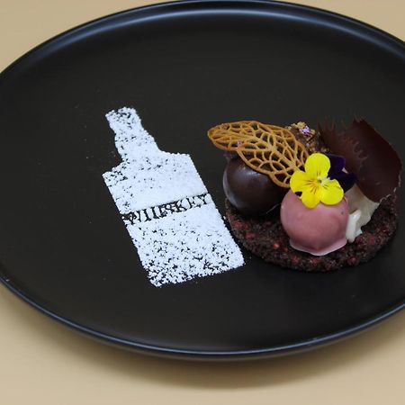 Rhoenblick Landhotel - Restaurant - Countrypub Petersberg  ภายนอก รูปภาพ