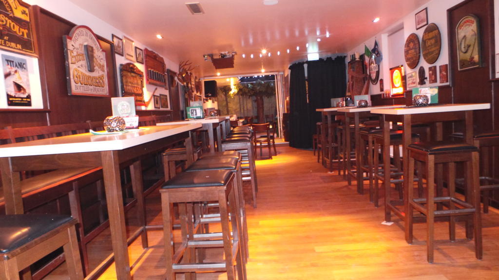 Rhoenblick Landhotel - Restaurant - Countrypub Petersberg  ภายนอก รูปภาพ