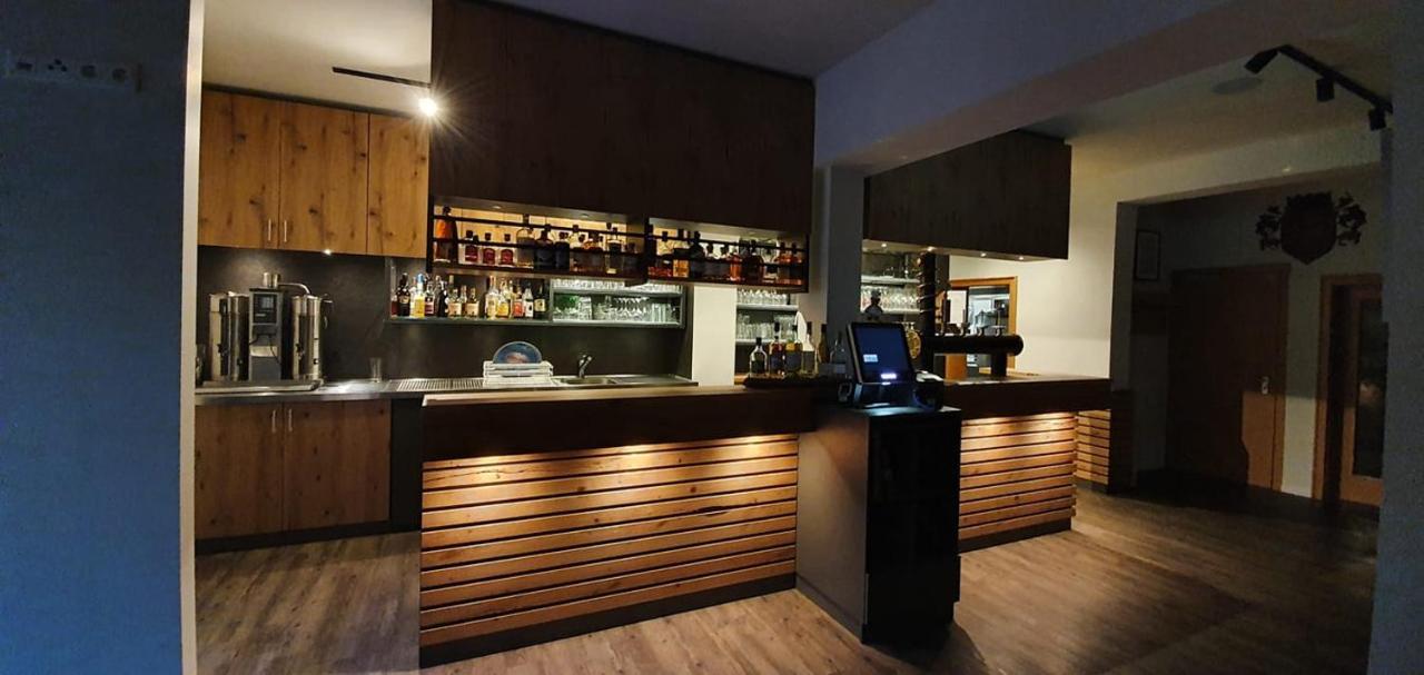Rhoenblick Landhotel - Restaurant - Countrypub Petersberg  ภายนอก รูปภาพ