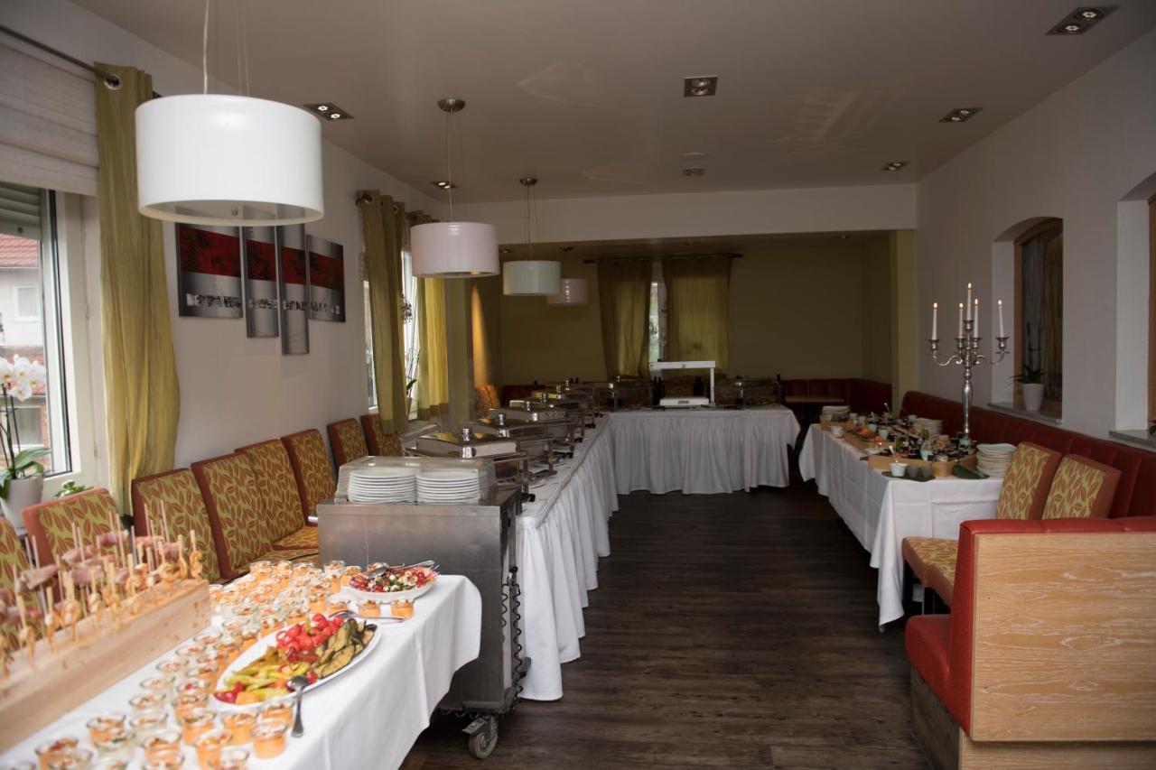 Rhoenblick Landhotel - Restaurant - Countrypub Petersberg  ภายนอก รูปภาพ